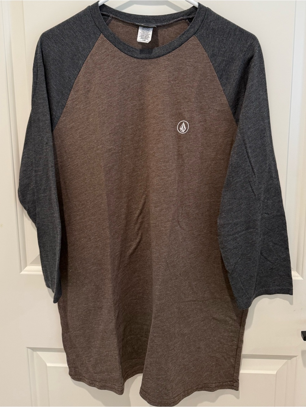Volcom Raglan 3/4 Sleeve Baseball Tee Brown Gray Size Large
